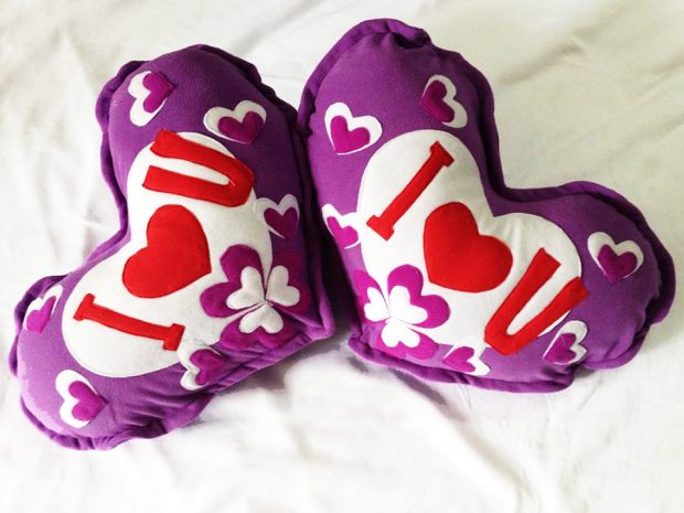 Gối tim đặt theo yêu cầu I love you size 1