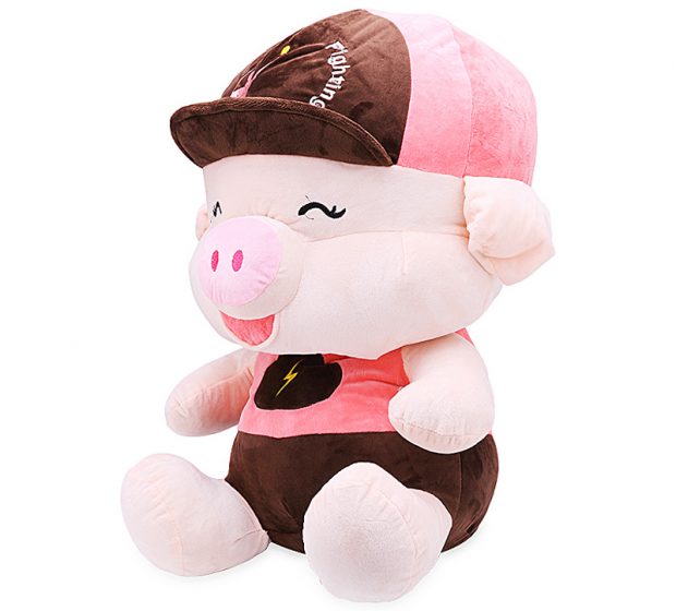 Heo ngồi đội nón hồng